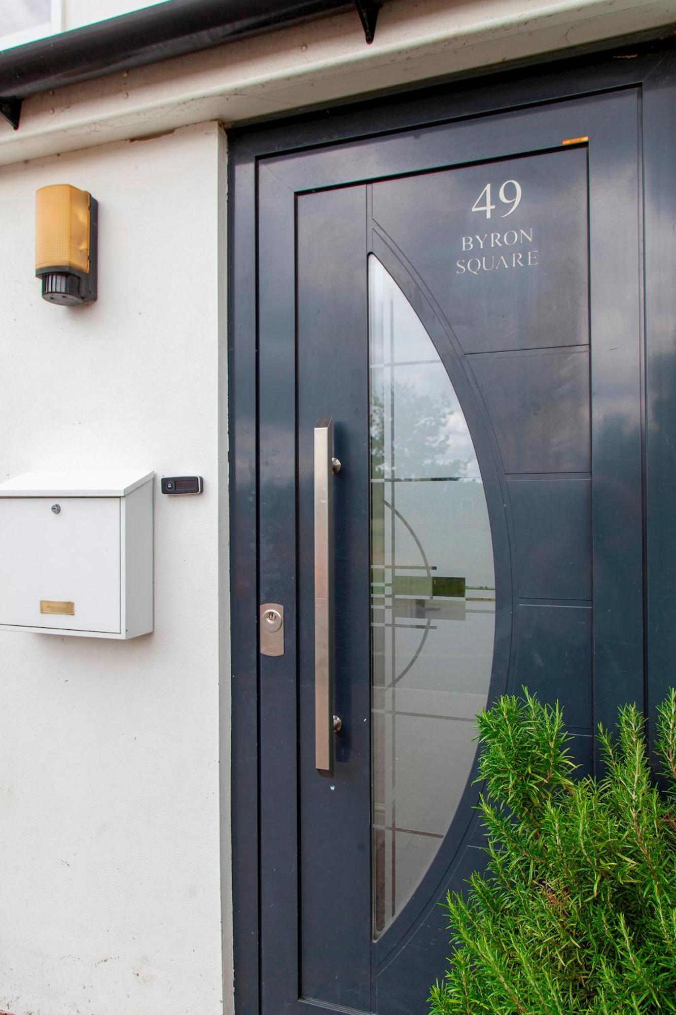Pass The Keys 49 Byron Square Modern And Spacious 3 Bed Home With Free Parking CBG Esterno foto