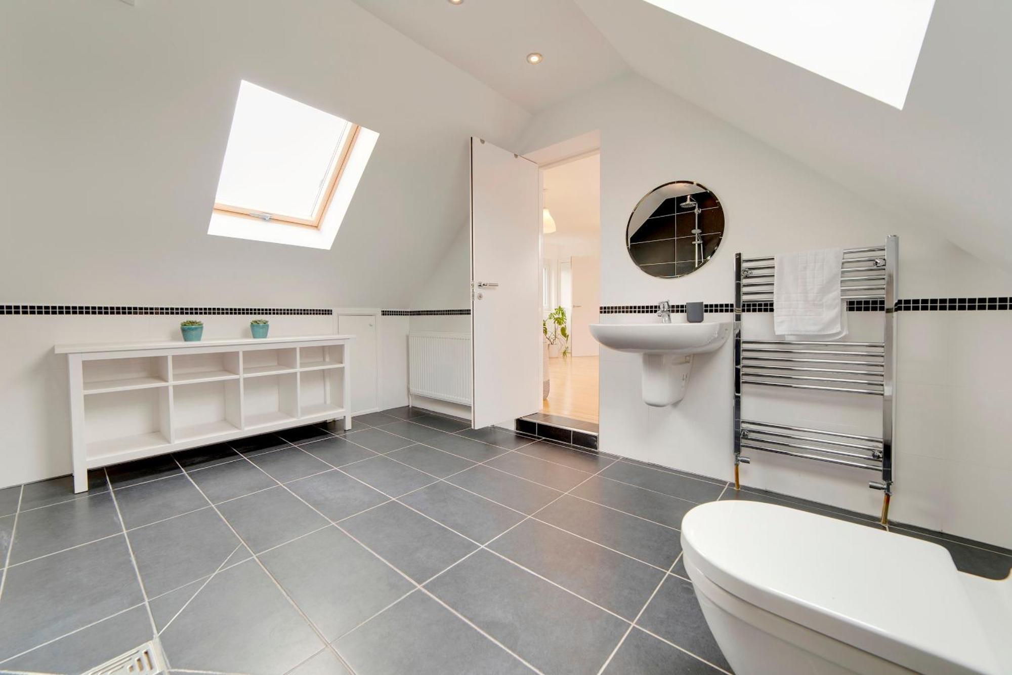 Pass The Keys 49 Byron Square Modern And Spacious 3 Bed Home With Free Parking CBG Esterno foto