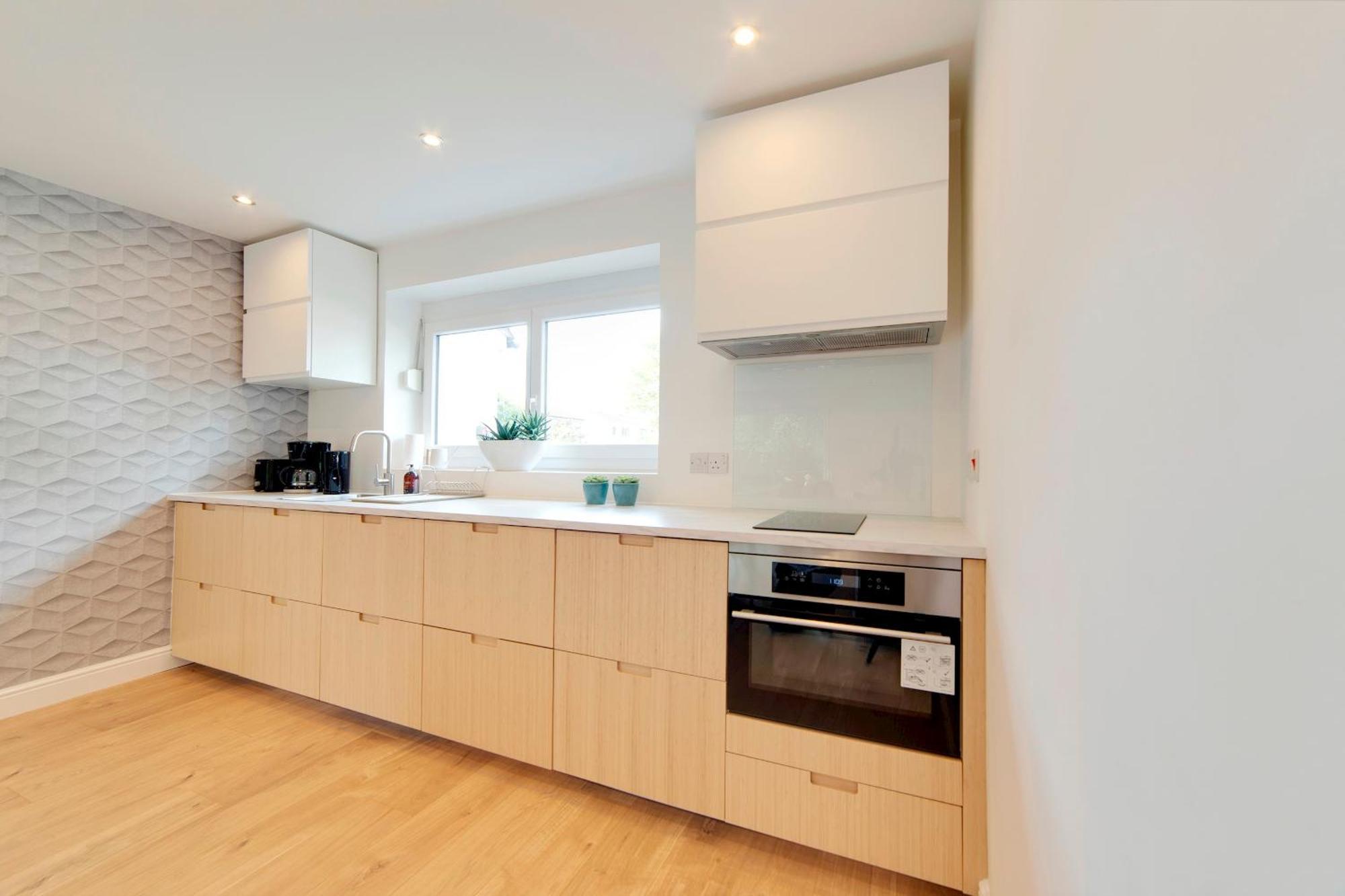 Pass The Keys 49 Byron Square Modern And Spacious 3 Bed Home With Free Parking CBG Esterno foto