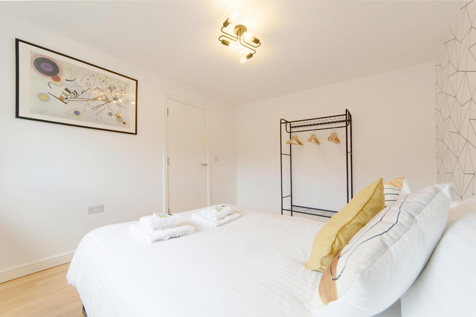 Pass The Keys 49 Byron Square Modern And Spacious 3 Bed Home With Free Parking CBG Esterno foto