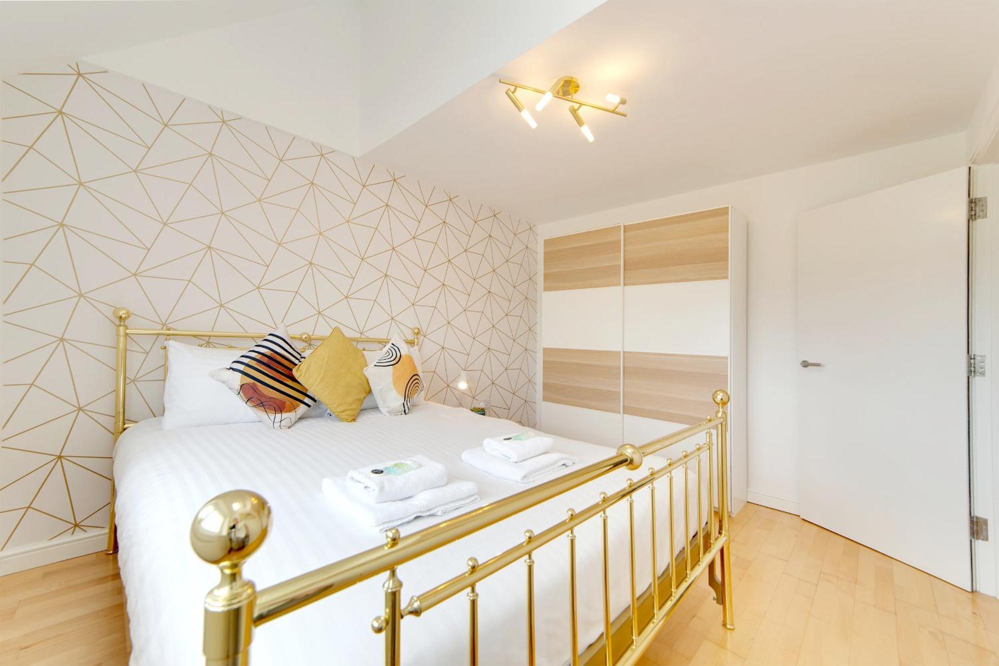 Pass The Keys 49 Byron Square Modern And Spacious 3 Bed Home With Free Parking CBG Esterno foto