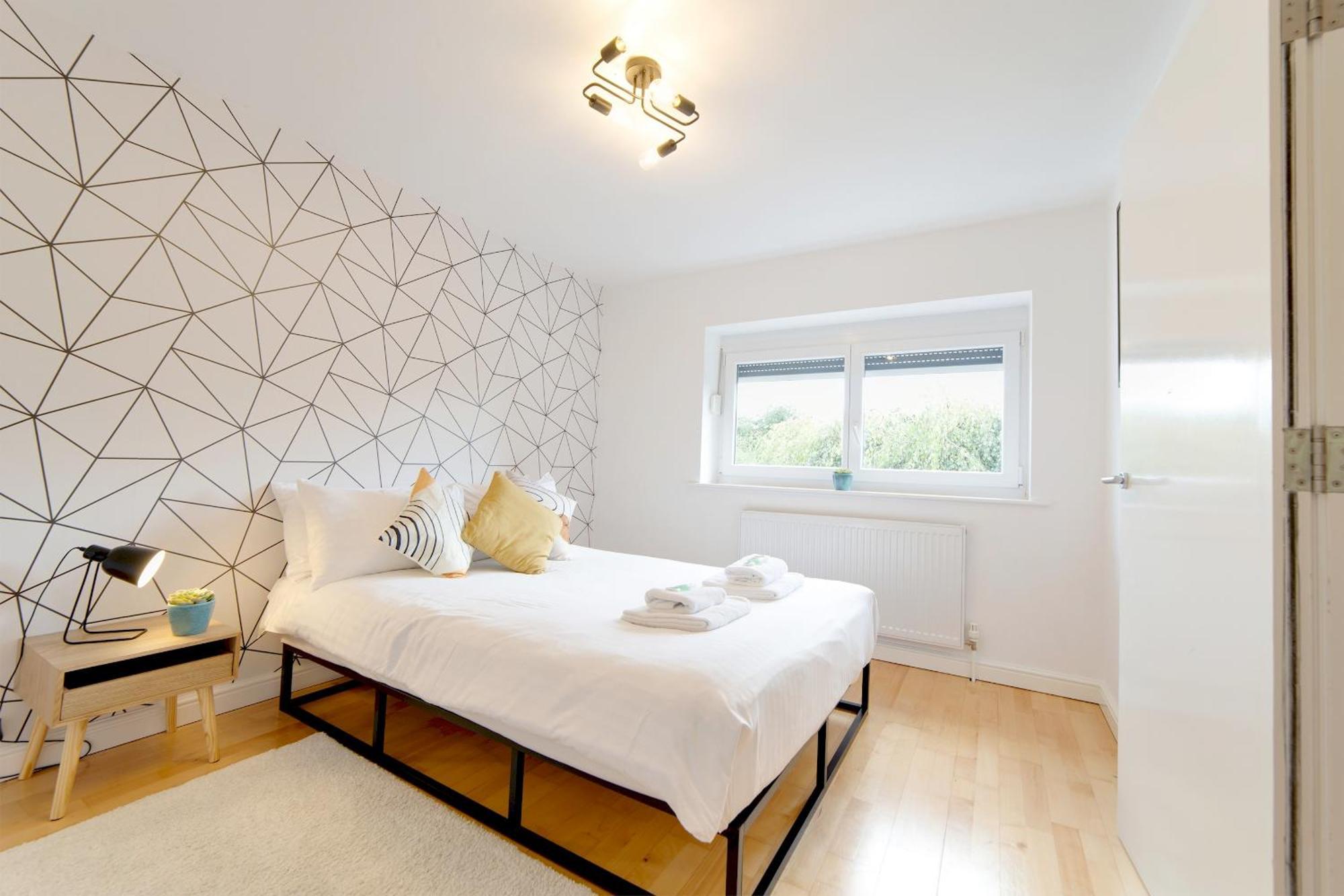 Pass The Keys 49 Byron Square Modern And Spacious 3 Bed Home With Free Parking CBG Esterno foto
