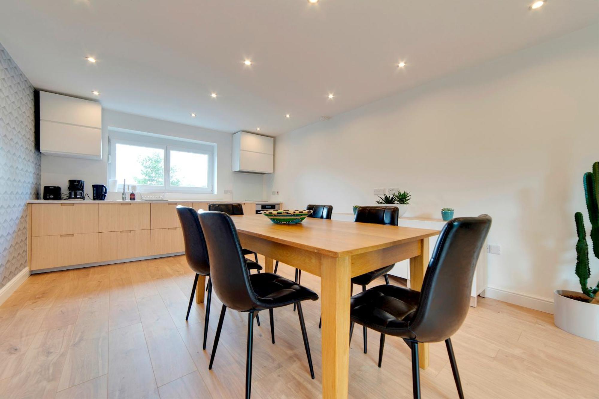 Pass The Keys 49 Byron Square Modern And Spacious 3 Bed Home With Free Parking CBG Esterno foto