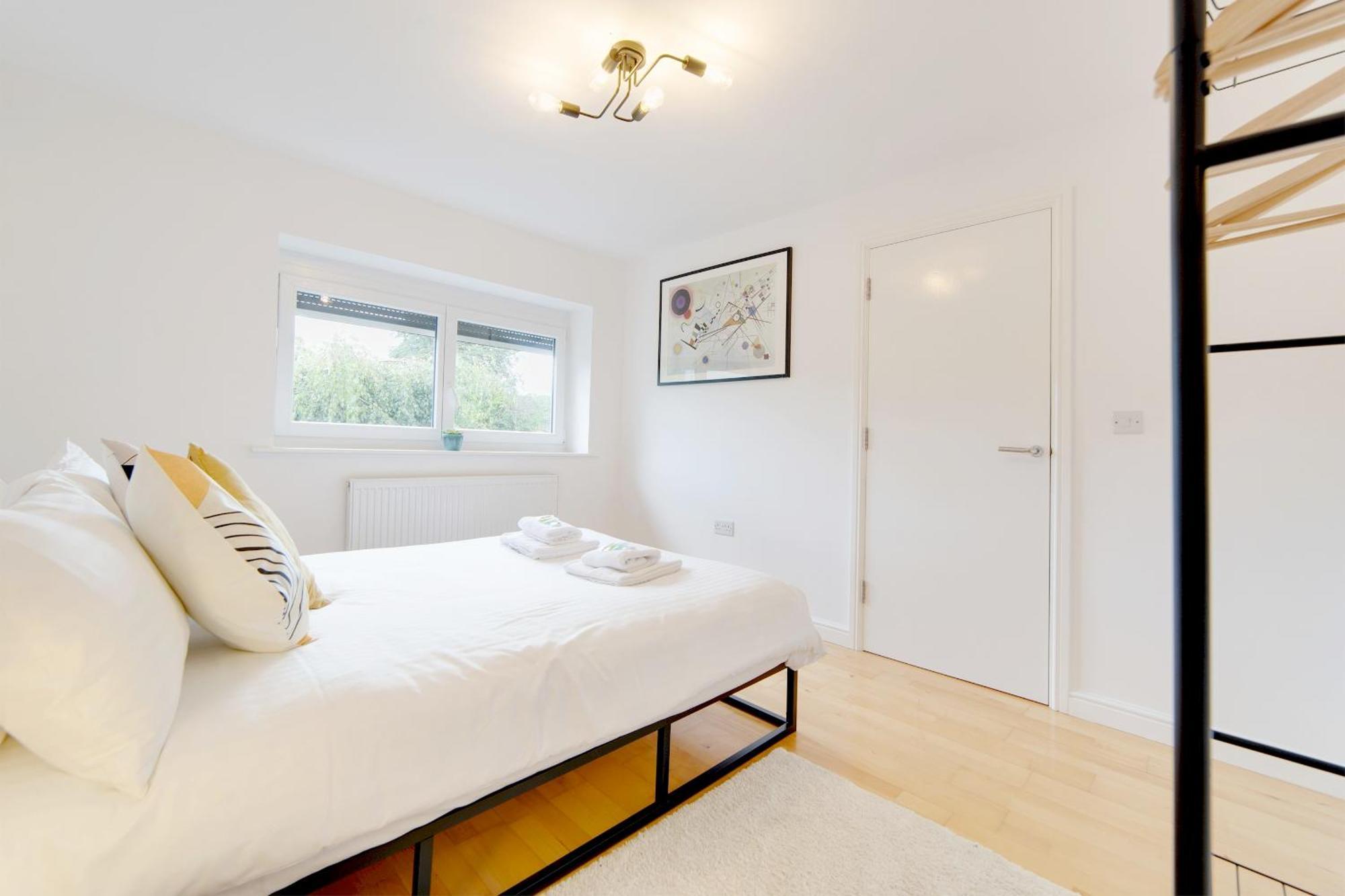 Pass The Keys 49 Byron Square Modern And Spacious 3 Bed Home With Free Parking CBG Esterno foto